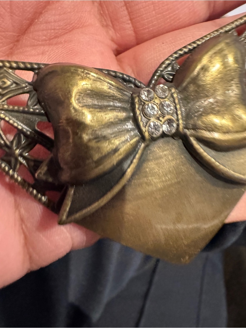 Vintage Brass Bow Heart Statement Necklace - Antique Gold - Picture 6 of 10